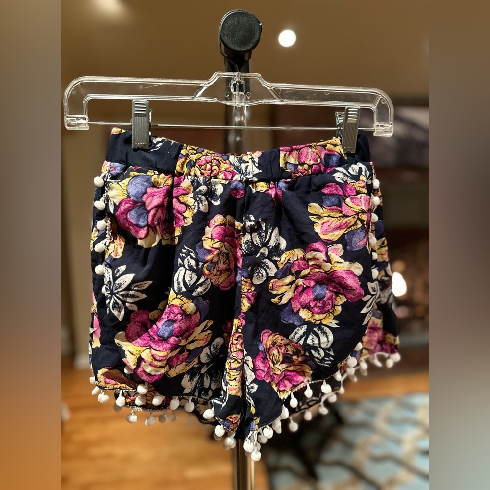 NEW! Rumor flower soft shorts